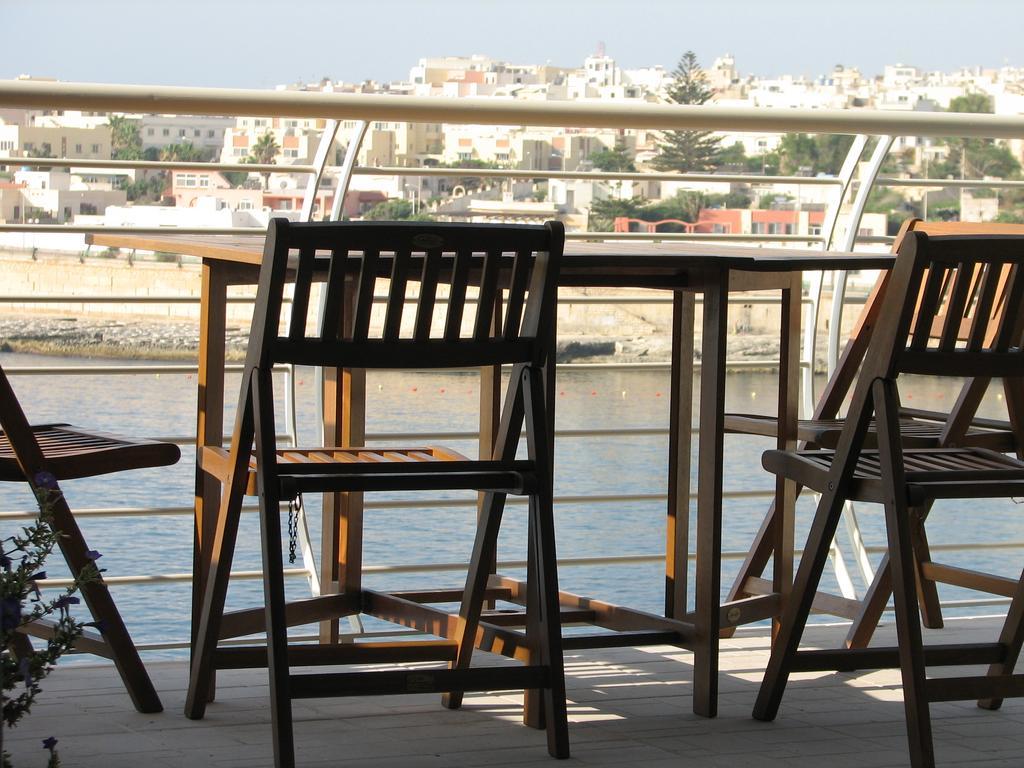 Seafront Apartment Marsascala Marsaskala Bagian luar foto